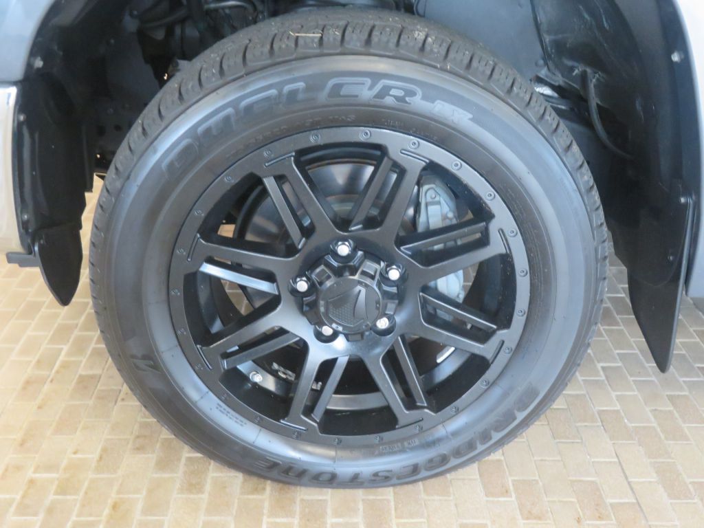 Photo 7 of this TOYOTA TUNDRA