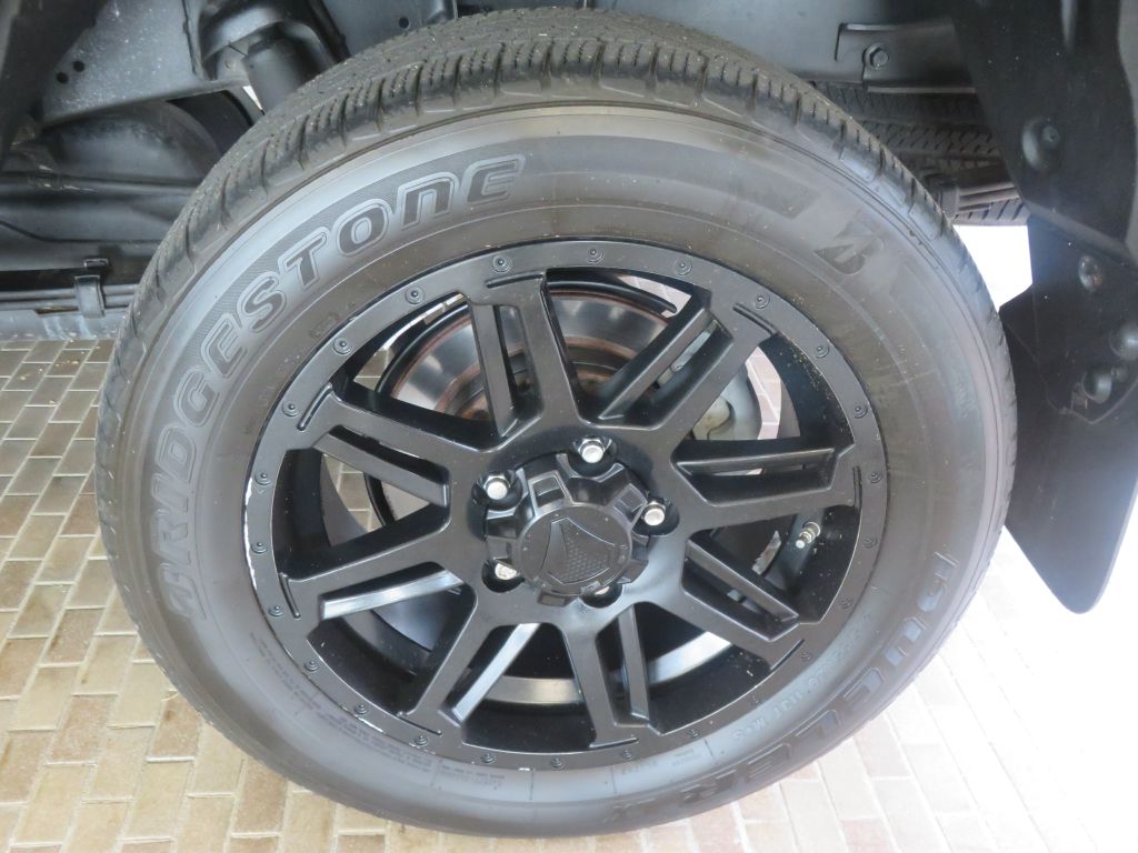 Photo 8 of this TOYOTA TUNDRA