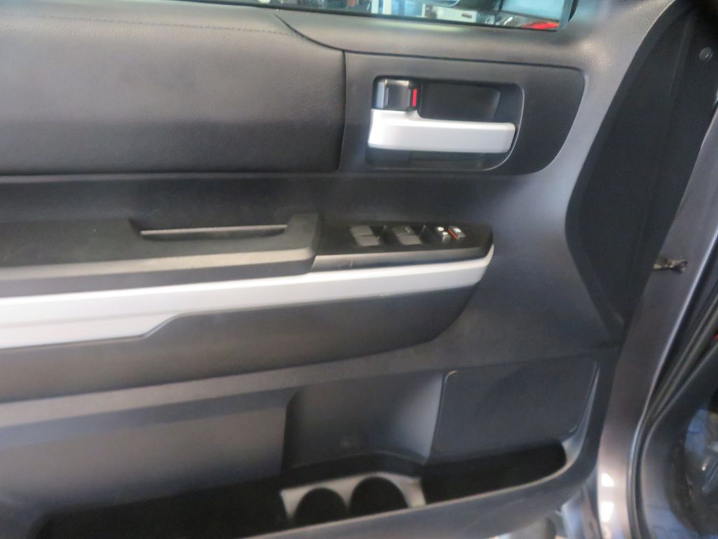 Photo 14 of this TOYOTA TUNDRA