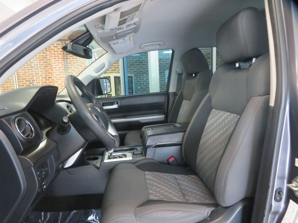 Photo 15 of this TOYOTA TUNDRA