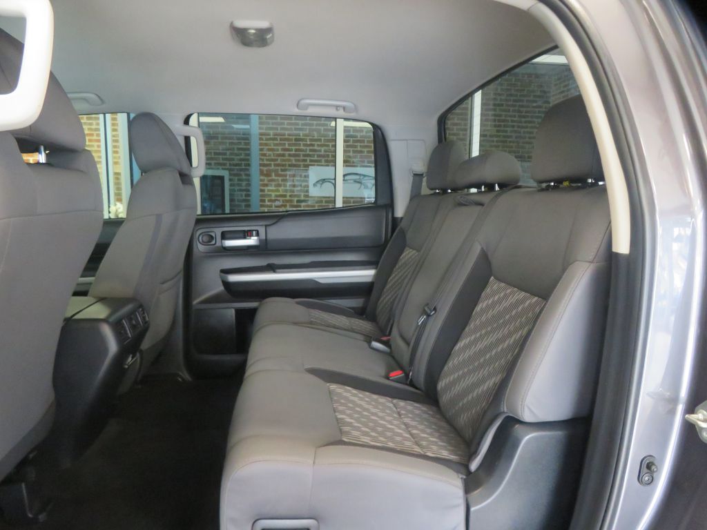 Photo 19 of this TOYOTA TUNDRA