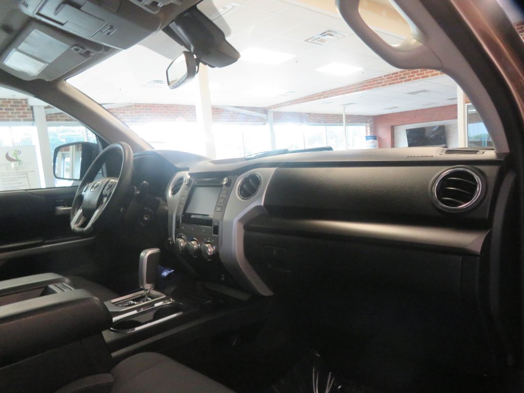 Photo 28 of this TOYOTA TUNDRA