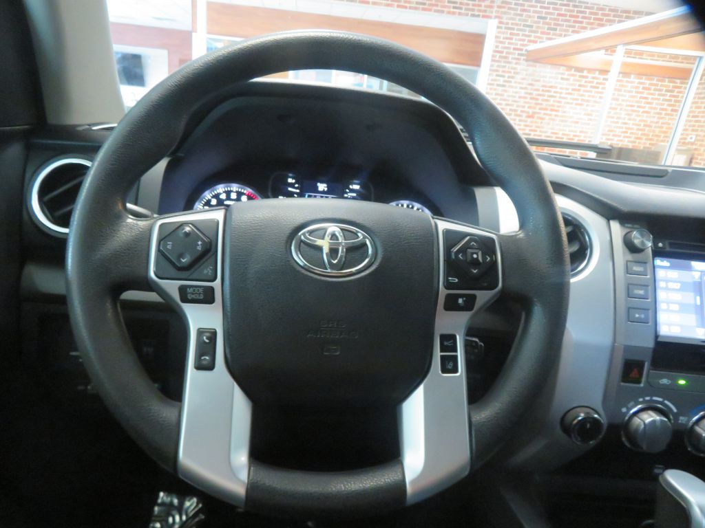 Photo 29 of this TOYOTA TUNDRA