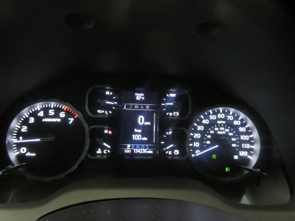 Photo 30 of this TOYOTA TUNDRA