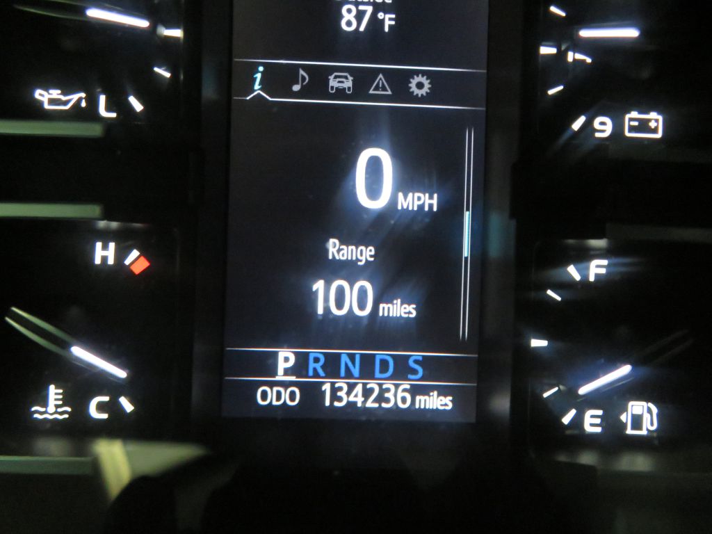 Photo 31 of this TOYOTA TUNDRA