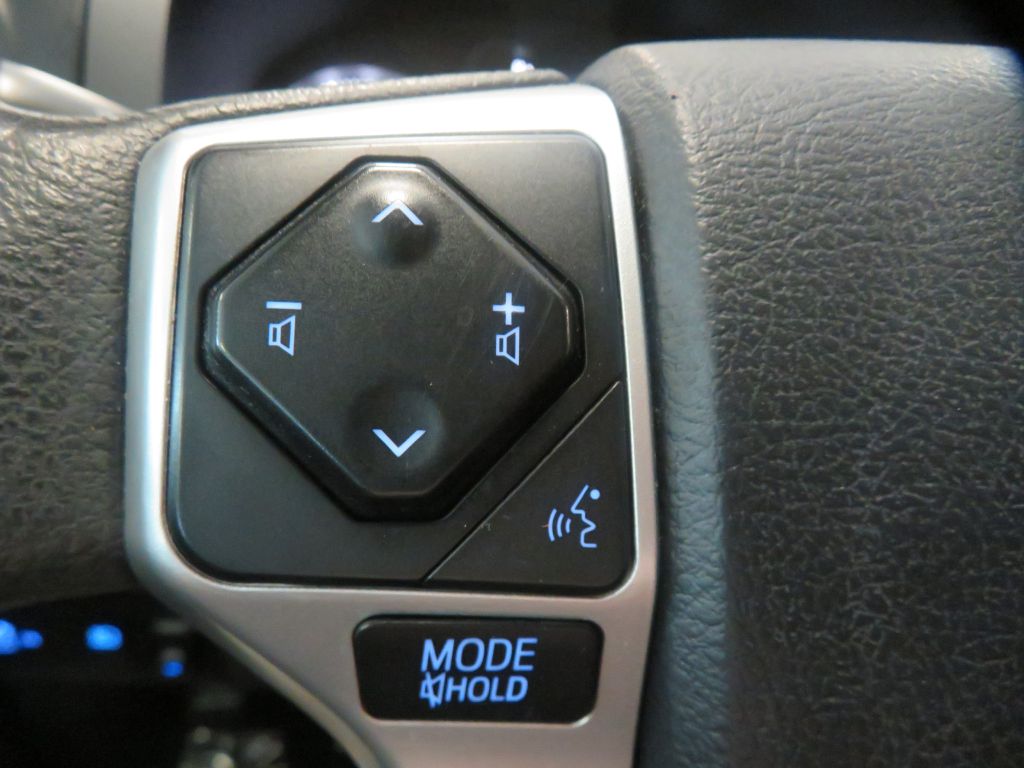 Photo 32 of this TOYOTA TUNDRA