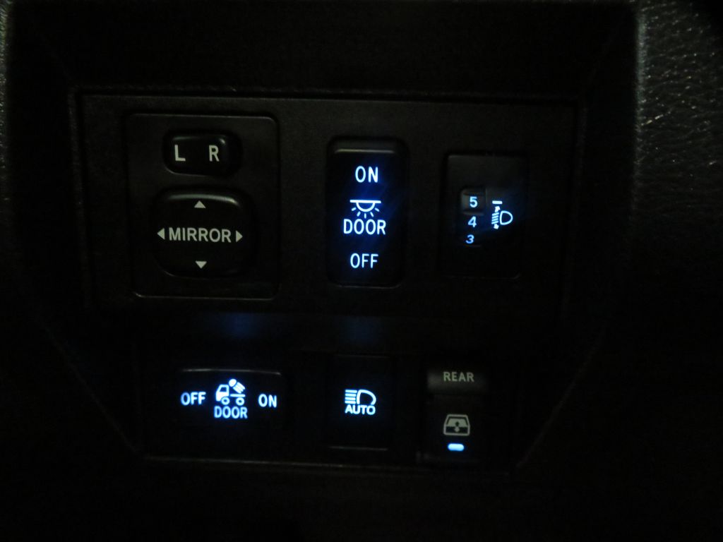 Photo 36 of this TOYOTA TUNDRA