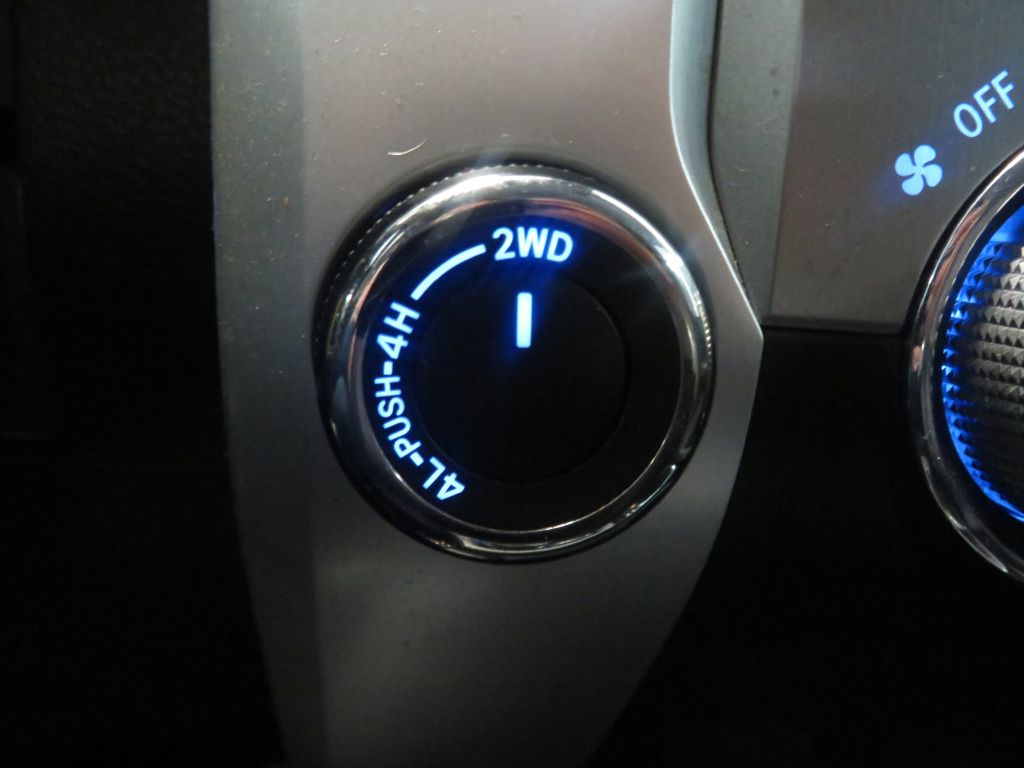 Photo 41 of this TOYOTA TUNDRA