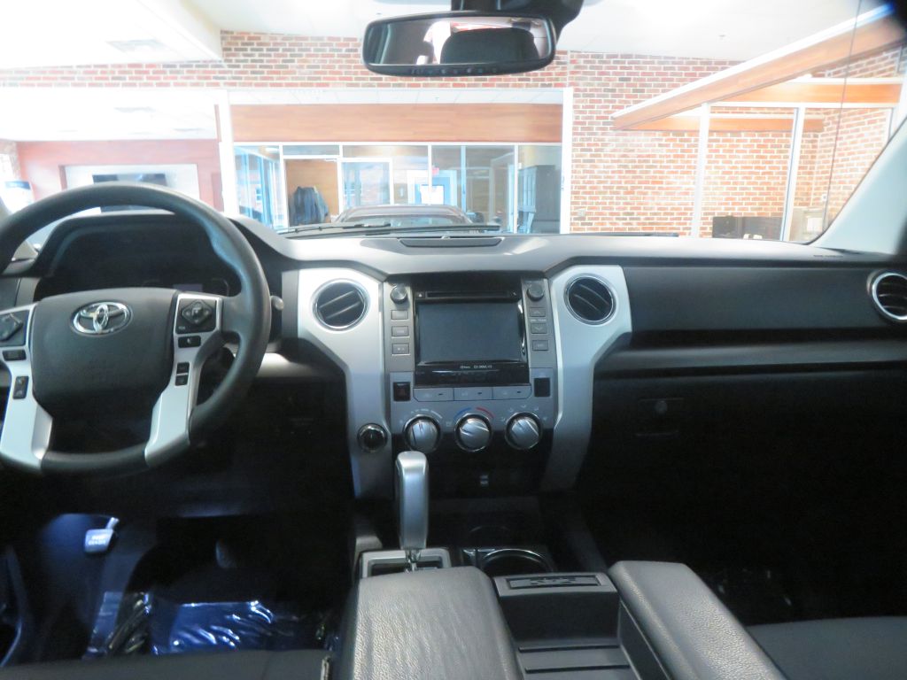 Photo 48 of this TOYOTA TUNDRA