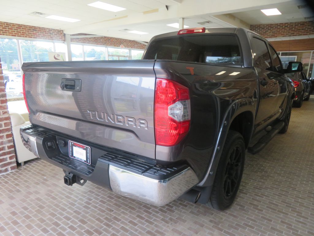 Photo 68 of this TOYOTA TUNDRA