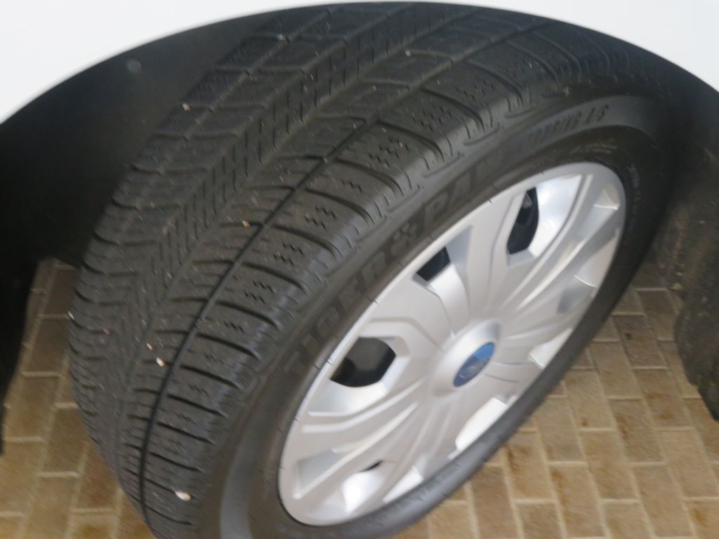Photo 11 of this FORD TRANSIT CONNECT