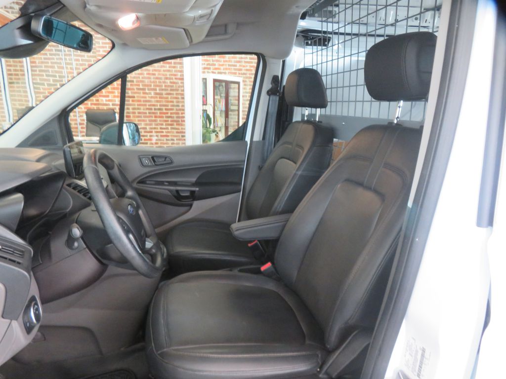Photo 15 of this FORD TRANSIT CONNECT