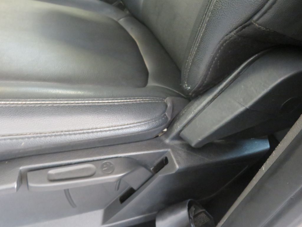 Photo 16 of this FORD TRANSIT CONNECT