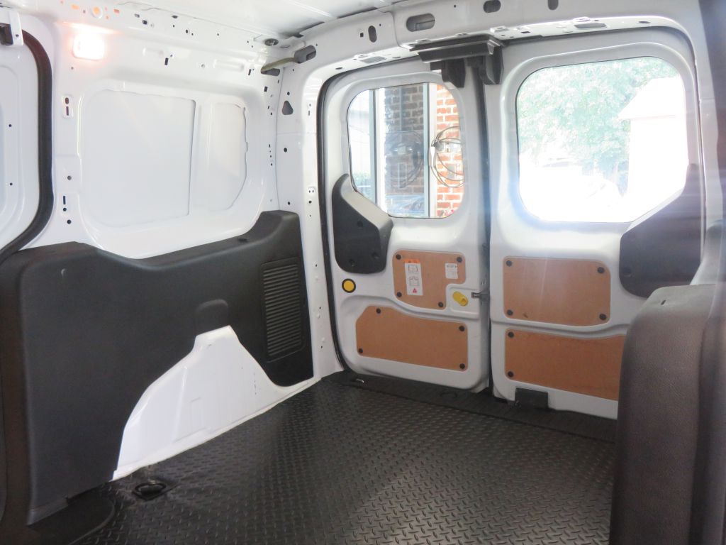 Photo 19 of this FORD TRANSIT CONNECT