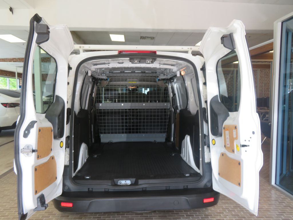 Photo 22 of this FORD TRANSIT CONNECT