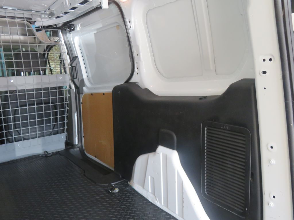 Photo 26 of this FORD TRANSIT CONNECT