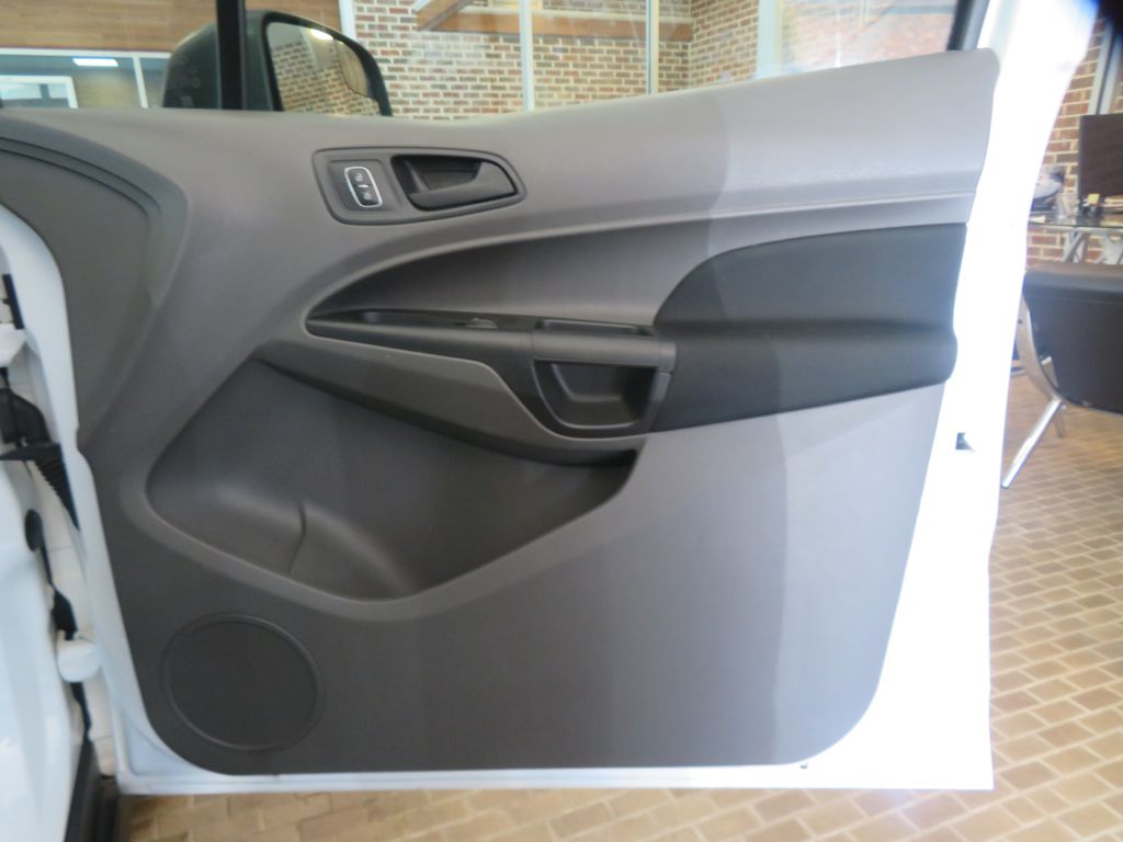 Photo 32 of this FORD TRANSIT CONNECT
