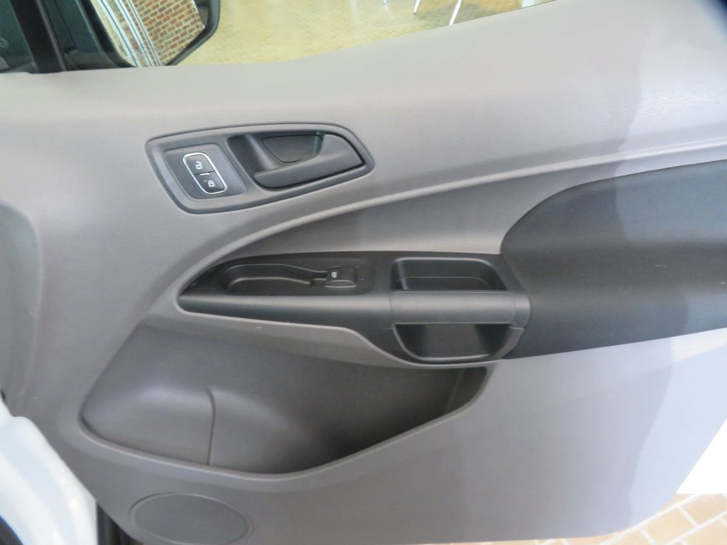 Photo 33 of this FORD TRANSIT CONNECT