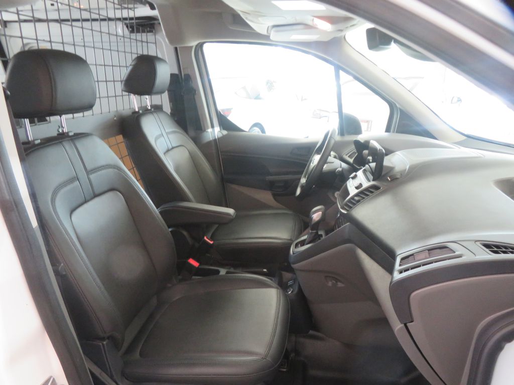 Photo 34 of this FORD TRANSIT CONNECT