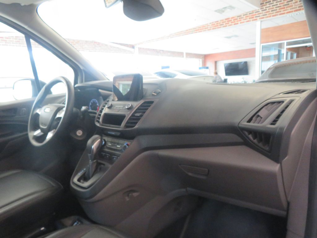 Photo 37 of this FORD TRANSIT CONNECT
