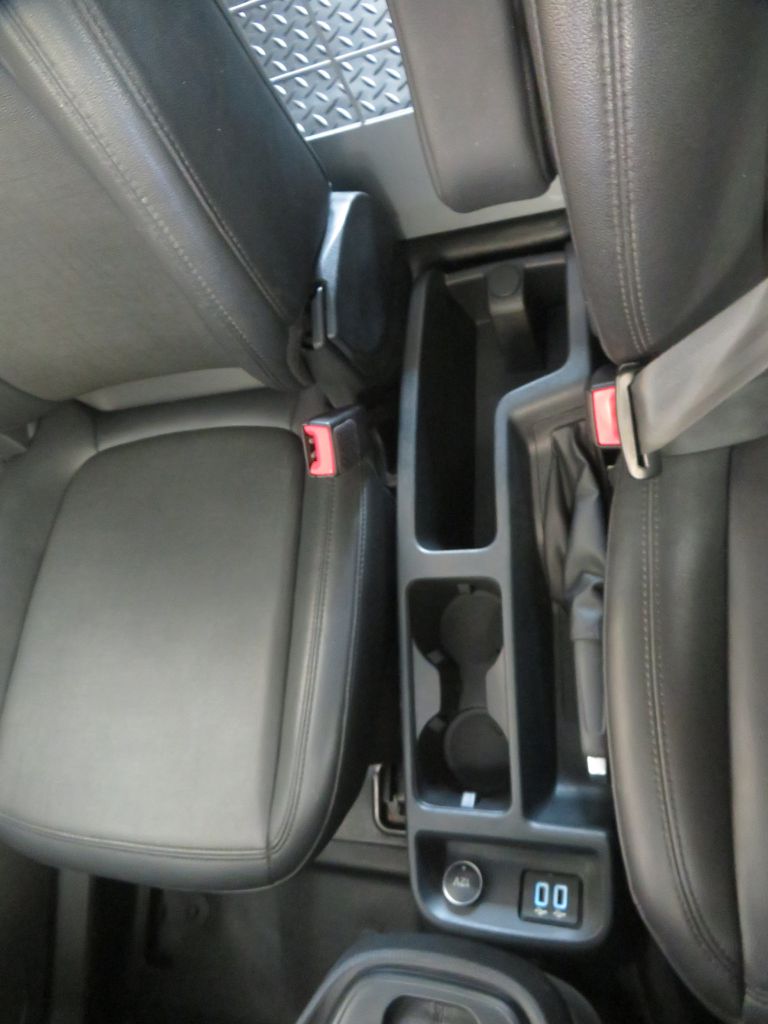 Photo 52 of this FORD TRANSIT CONNECT