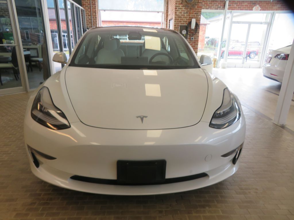 Photo 2 of this TESLA MODEL 3