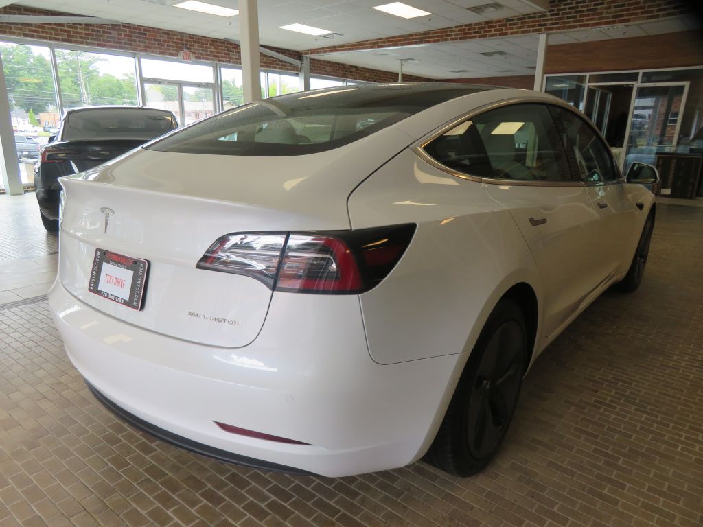 Photo 4 of this TESLA MODEL 3