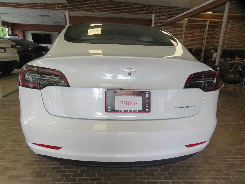 Photo 5 of this TESLA MODEL 3