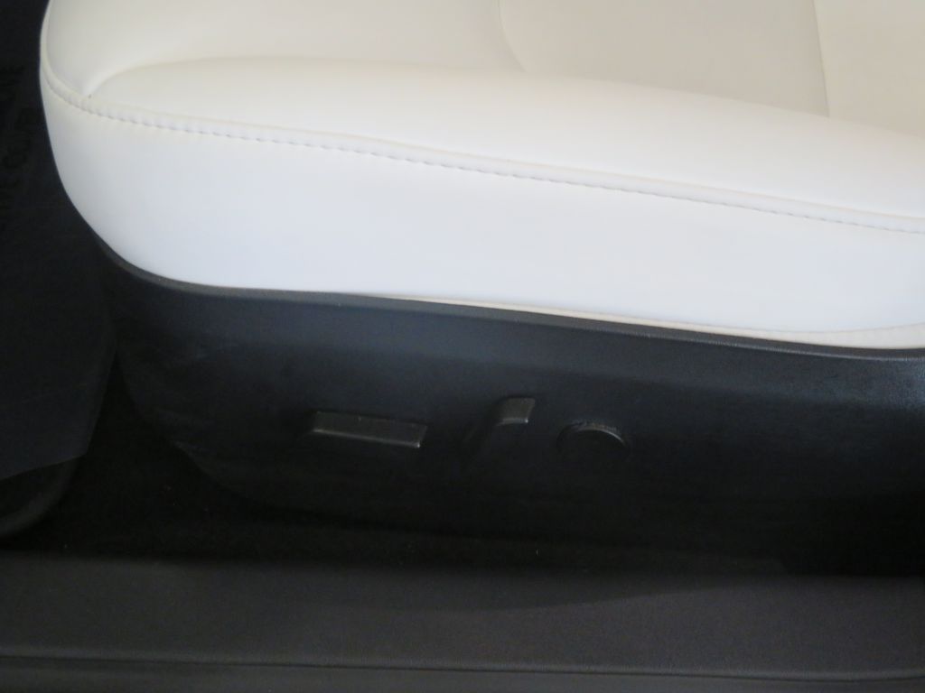 Photo 16 of this TESLA MODEL 3