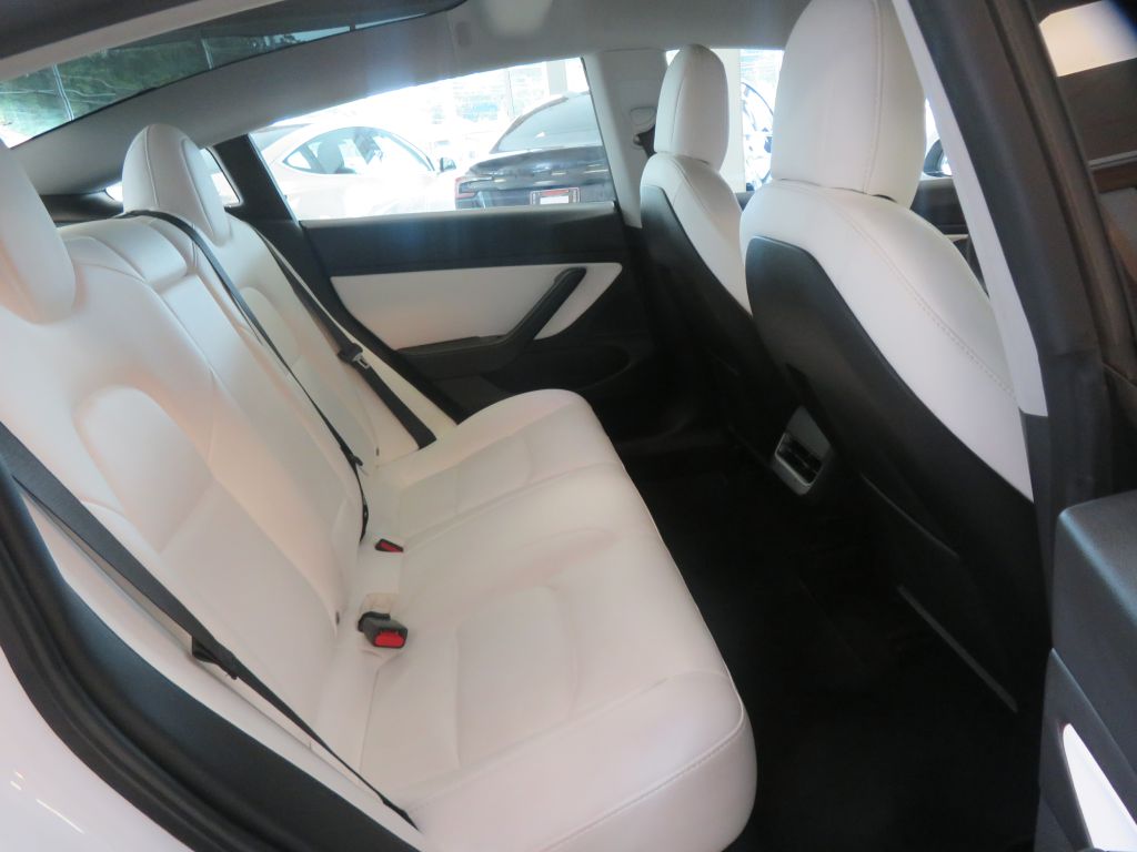 Photo 23 of this TESLA MODEL 3