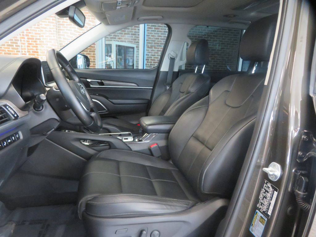 Photo 15 of this KIA TELLURIDE