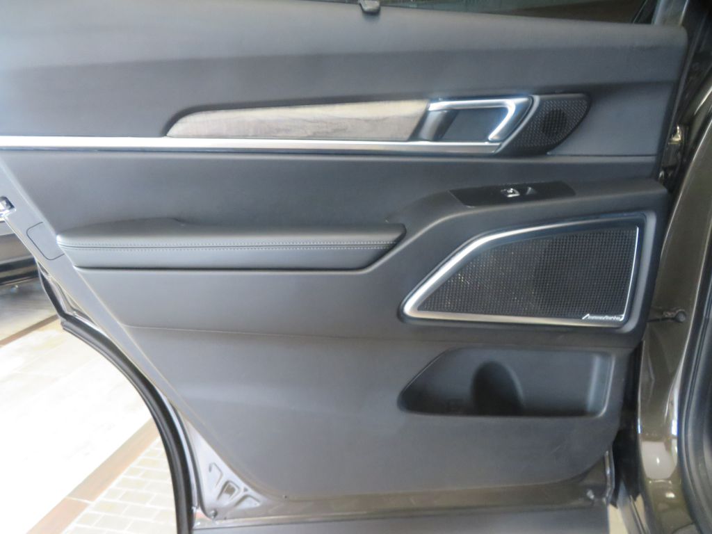 Photo 17 of this KIA TELLURIDE