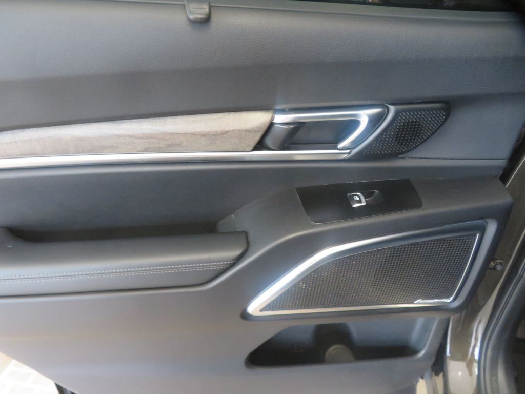 Photo 18 of this KIA TELLURIDE