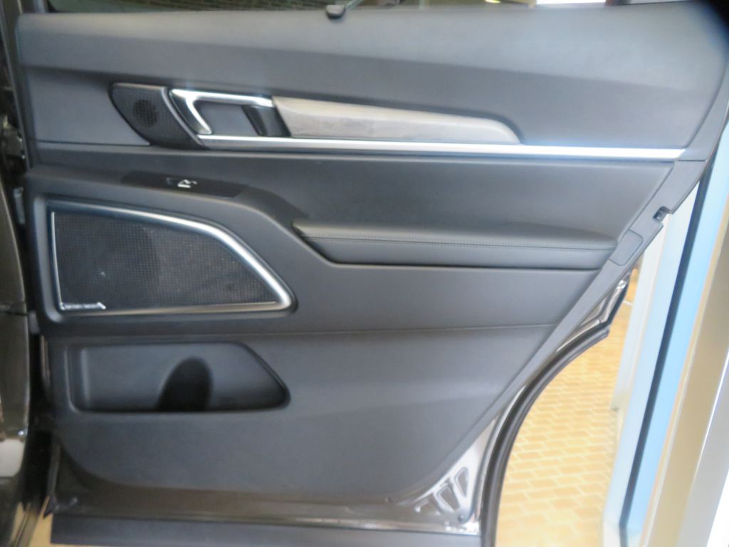 Photo 23 of this KIA TELLURIDE