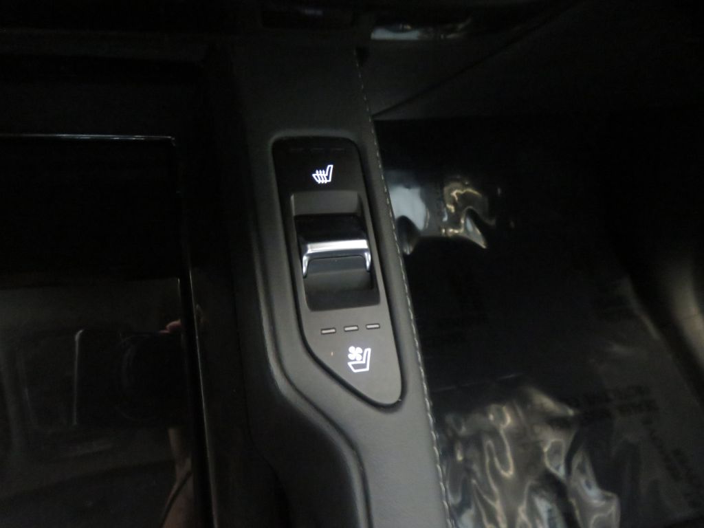 Photo 46 of this KIA TELLURIDE