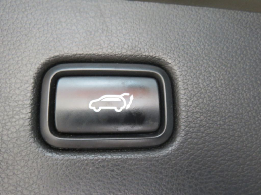 Photo 59 of this KIA TELLURIDE