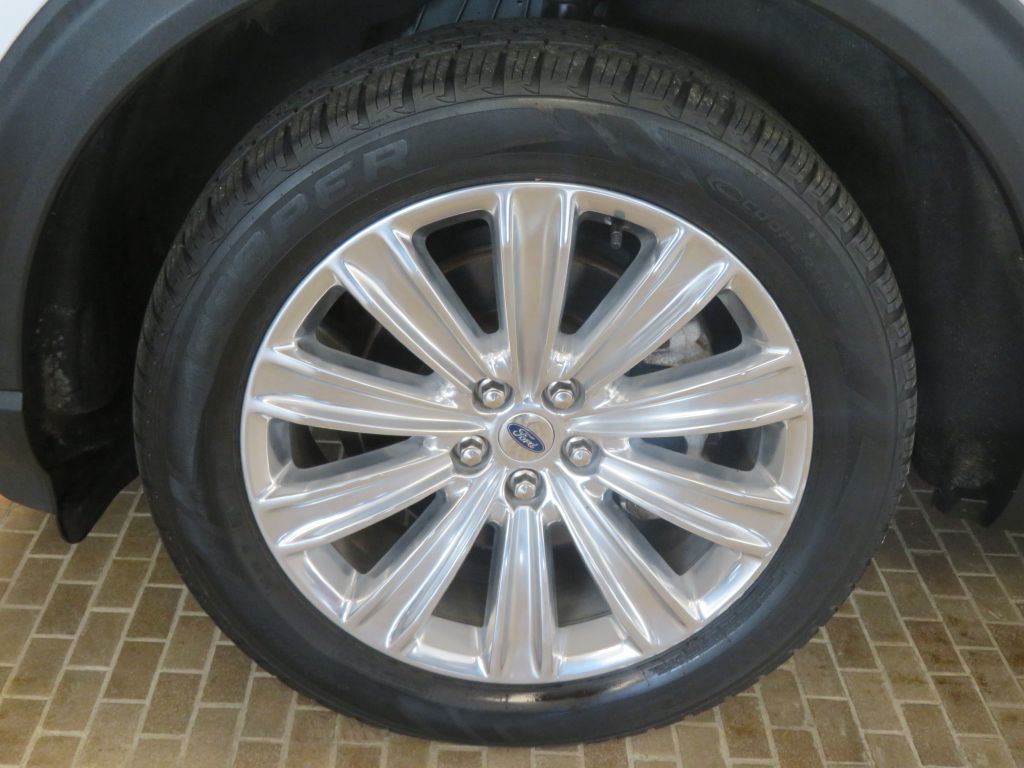 Photo 7 of this FORD EXPLORER LTD