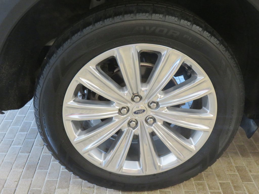 Photo 9 of this FORD EXPLORER LTD
