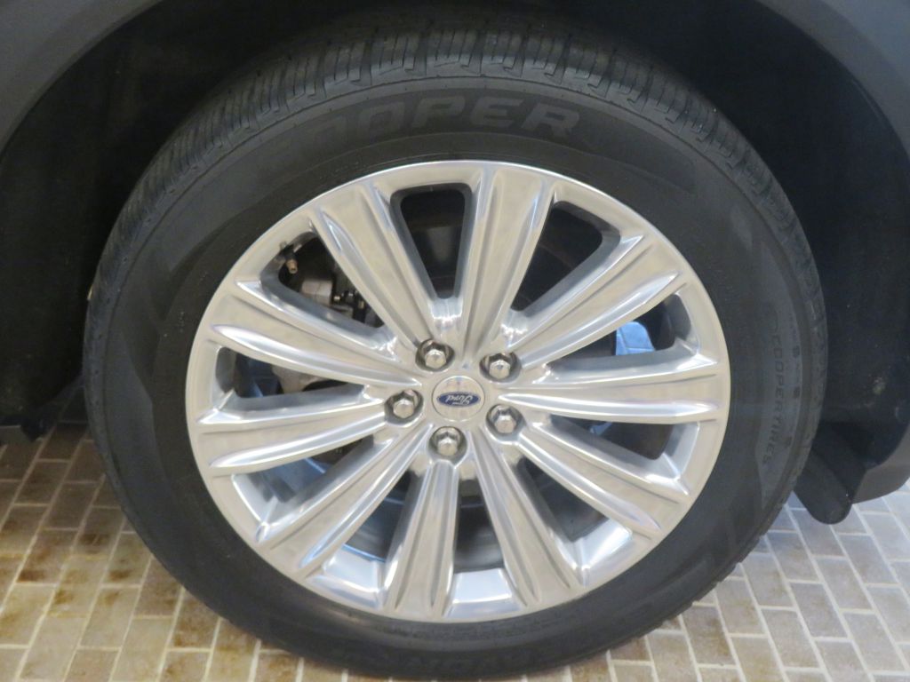 Photo 10 of this FORD EXPLORER LTD