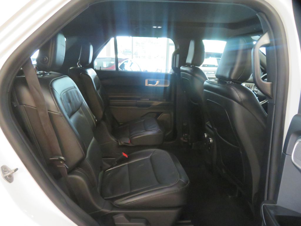 Photo 21 of this FORD EXPLORER LTD