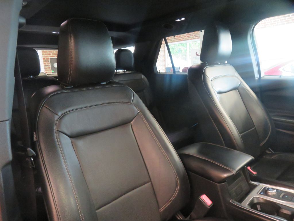Photo 27 of this FORD EXPLORER LTD