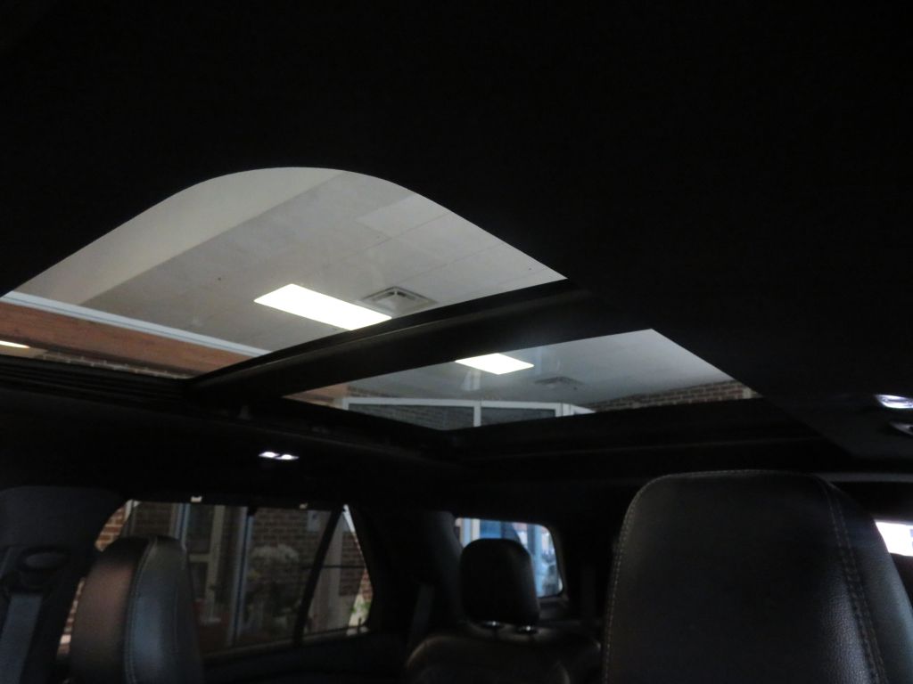 Photo 46 of this FORD EXPLORER LTD