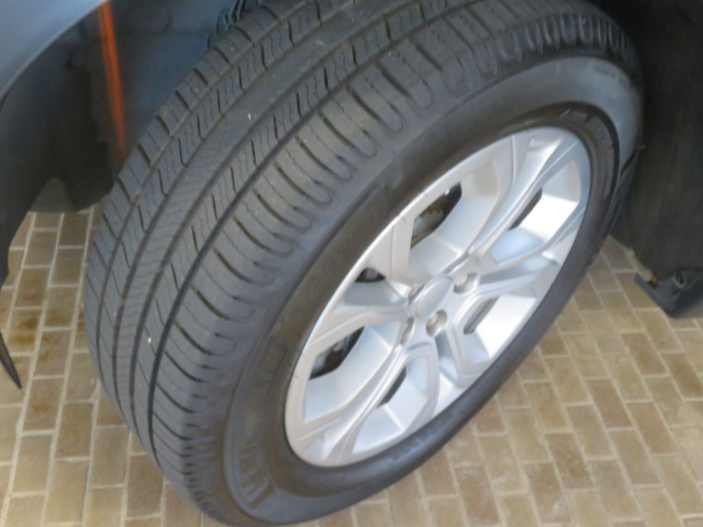 Photo 11 of this LAND ROVER DISCOVERY SPORT