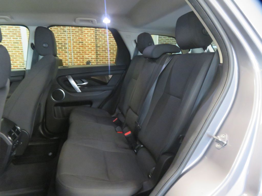 Photo 19 of this LAND ROVER DISCOVERY SPORT