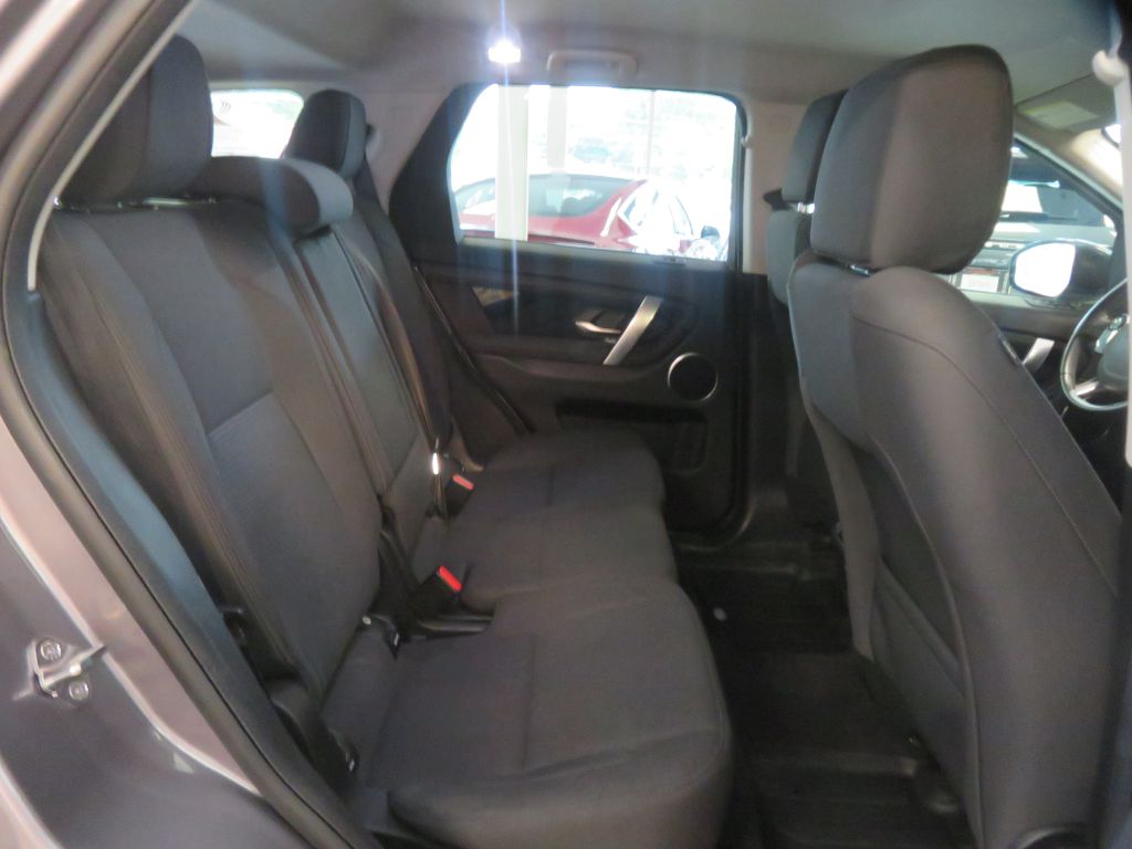 Photo 22 of this LAND ROVER DISCOVERY SPORT