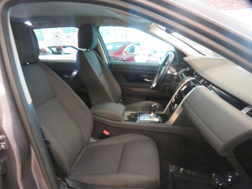 Photo 25 of this LAND ROVER DISCOVERY SPORT