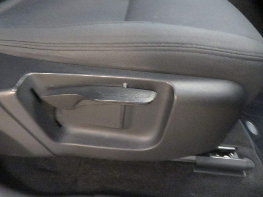 Photo 26 of this LAND ROVER DISCOVERY SPORT
