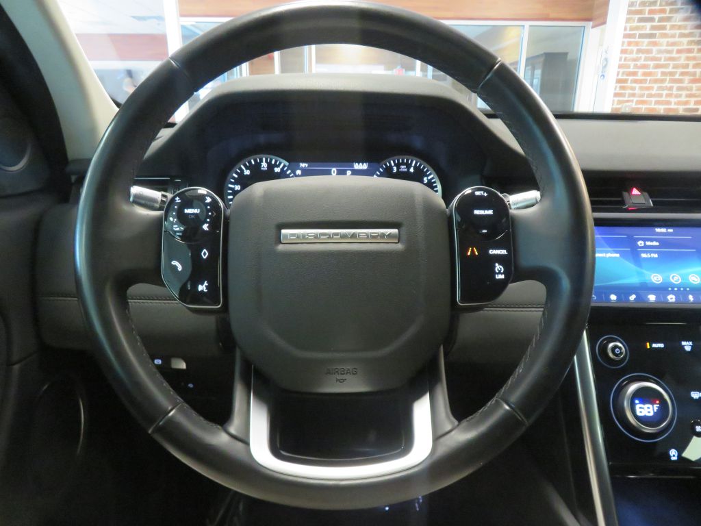 Photo 29 of this LAND ROVER DISCOVERY SPORT