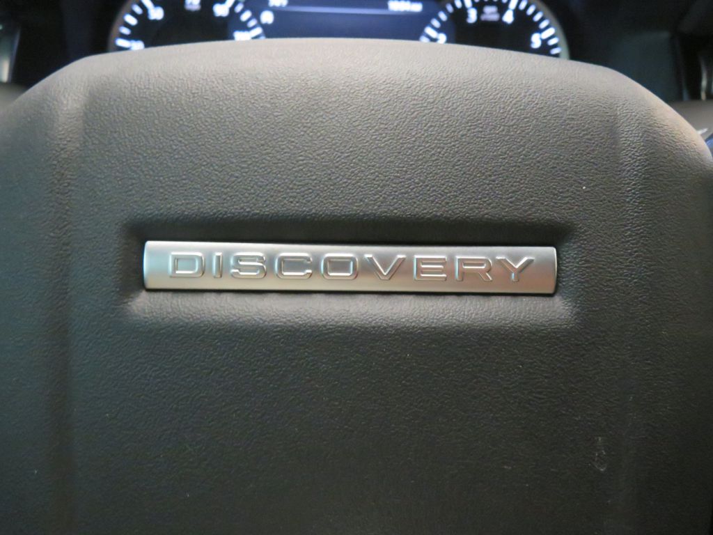 Photo 34 of this LAND ROVER DISCOVERY SPORT