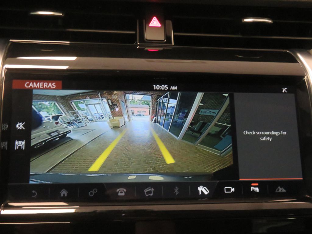 Photo 39 of this LAND ROVER DISCOVERY SPORT